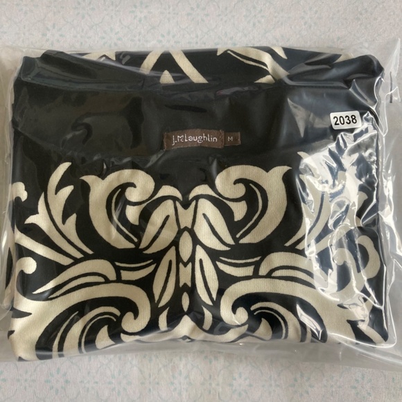 J McLaughlin Women’s top - Picture 8 of 8